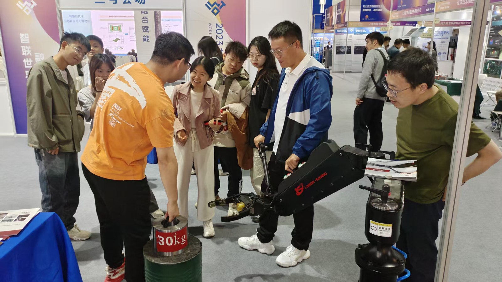 Giải Pháp Tùy Chỉnh - Custom Ergonomic Solutions